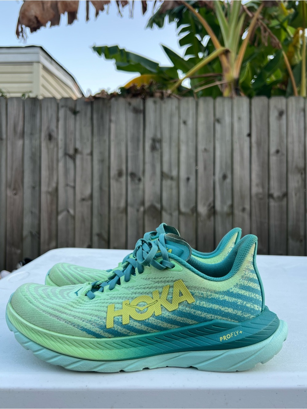 Men’s Hoka Mach 5 Teal Mint Sneakers with Yellow Logo size 7